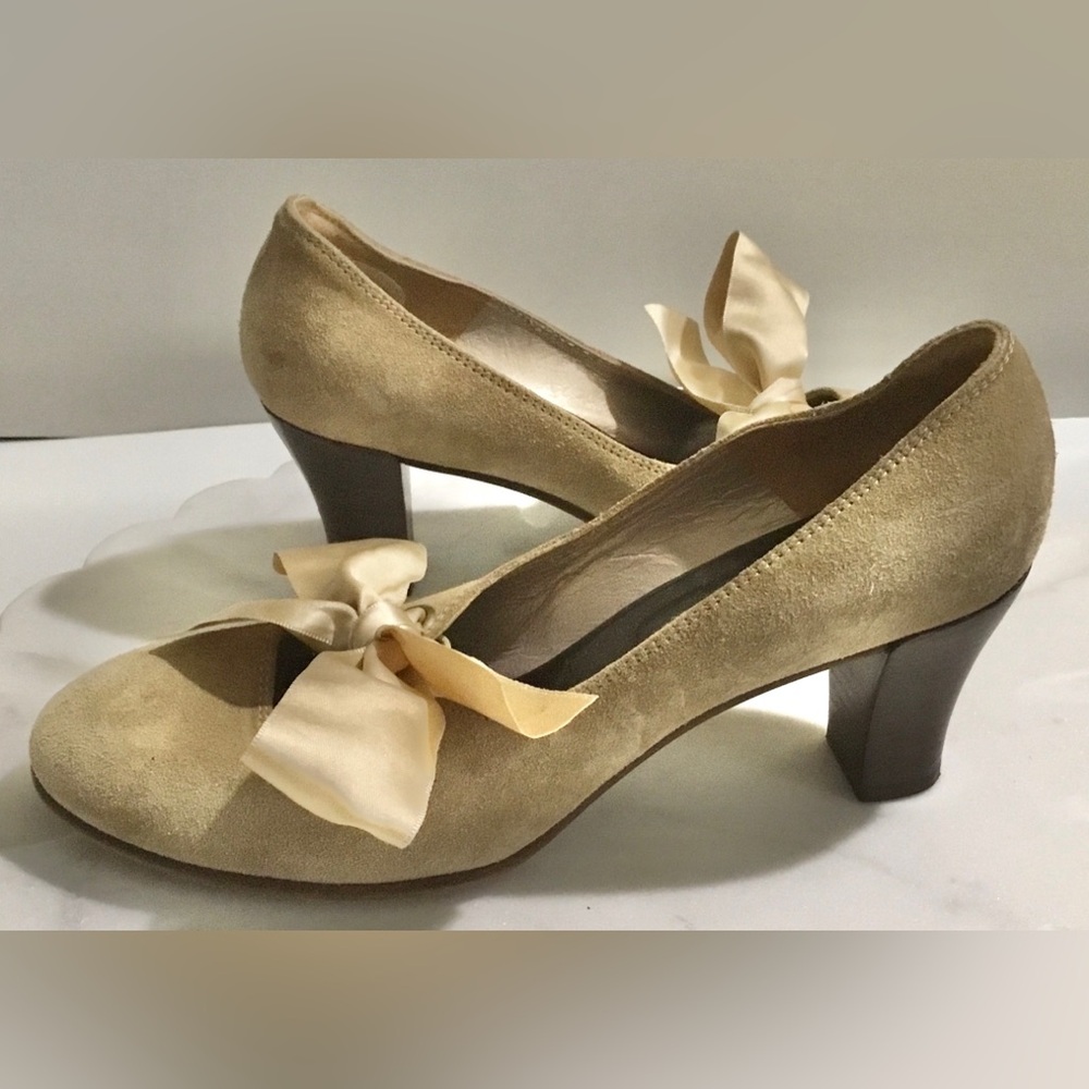 (cacharel) Suede Leather Made in Italy 🇮🇹 Satin Ribbon Heels